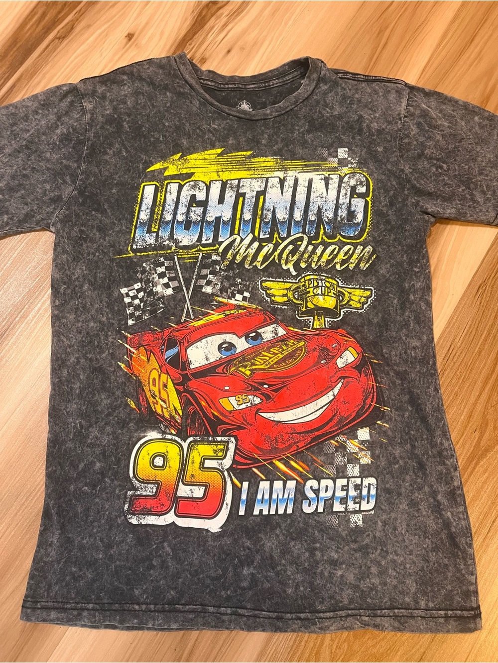 Disney Parks 2025 Cars Lightening McQueen Touring T-Shirt Small S 95 I Am Speed